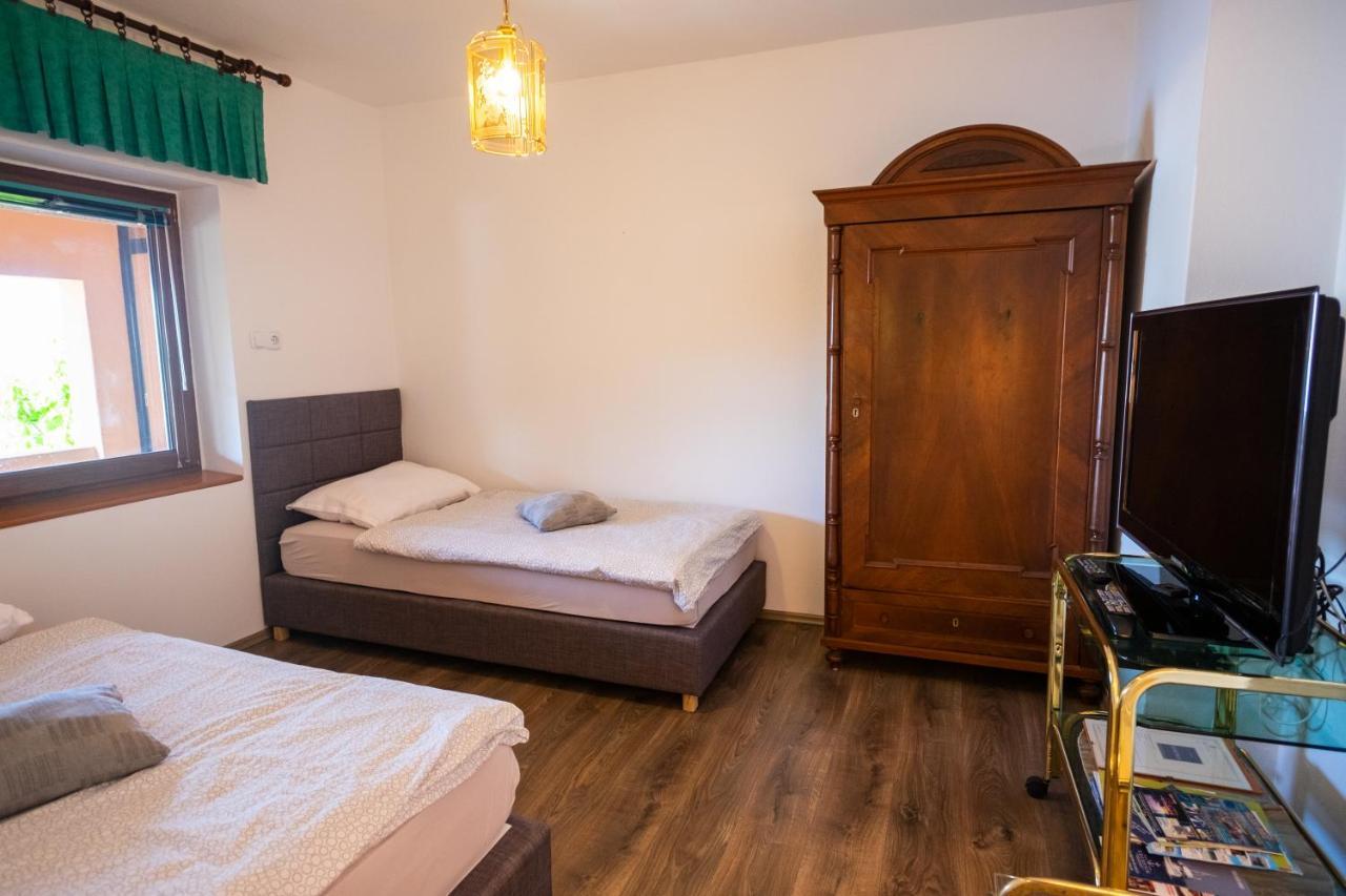 Apartmani Suzana Klenovica Eksteriør billede