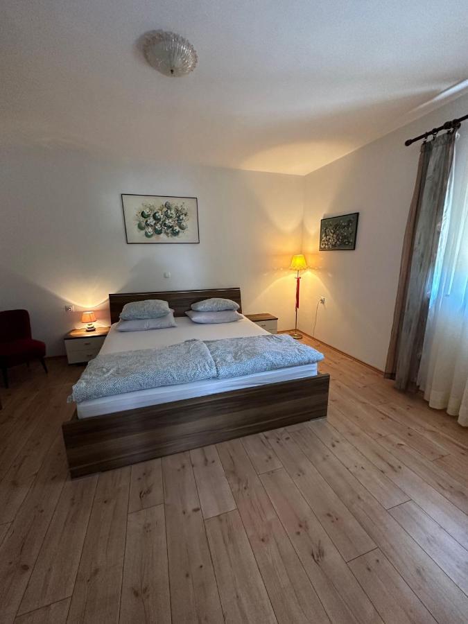 Apartmani Suzana Klenovica Eksteriør billede